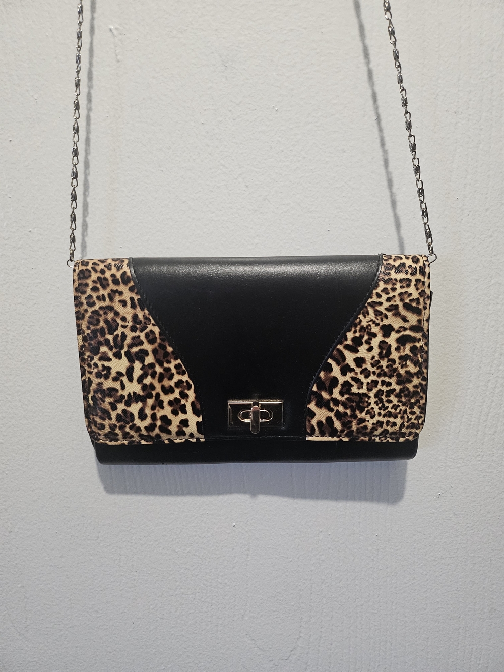 Black and Leopard Print Chain Shoulder Bag